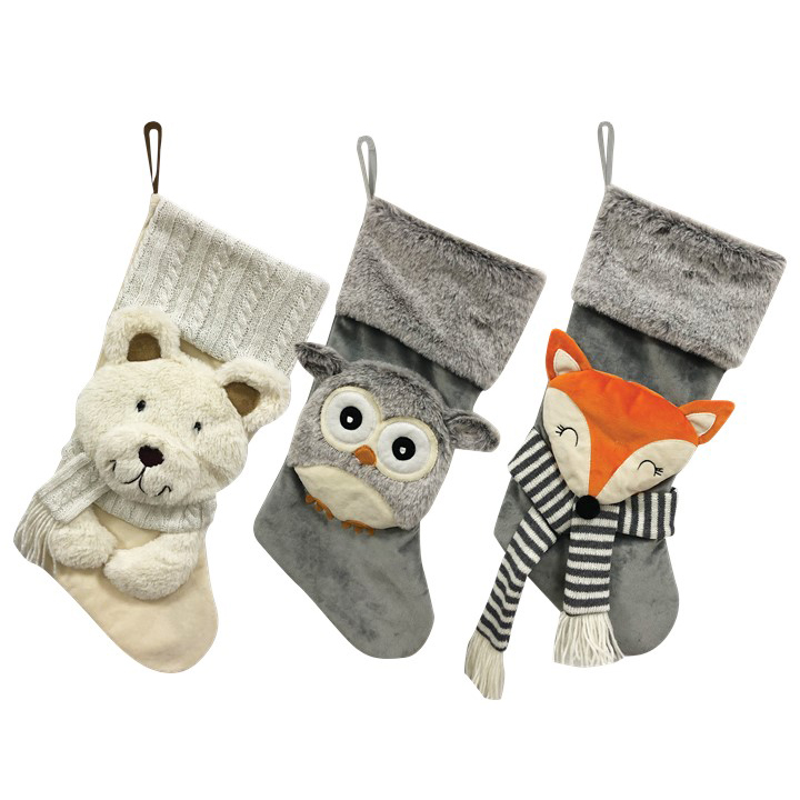 Image Trio de bas d'animaux en peluche de Noël 3D : ours, hibou, renard